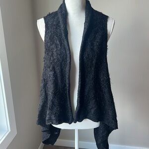 Cupio Fuzzy Vest